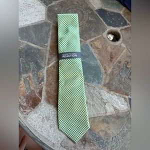Kenneth Cole Reaction Silk Tie